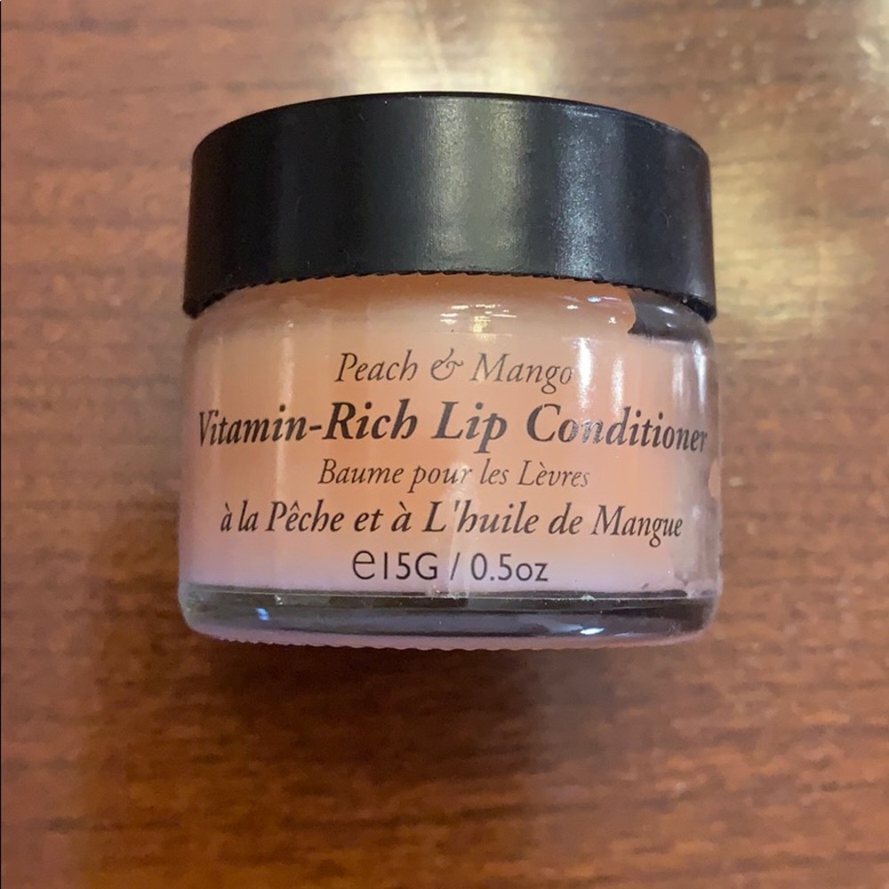 🚪Terra Firma vitamin rich lip conditioner peach & m
